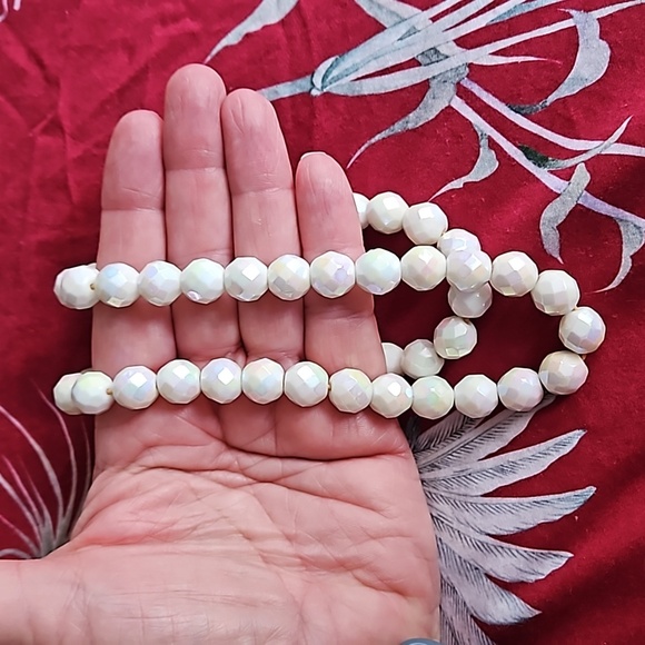 Vintage Milk Glass Iridescent Faceted 16" Necklace - Picture 7 of 8